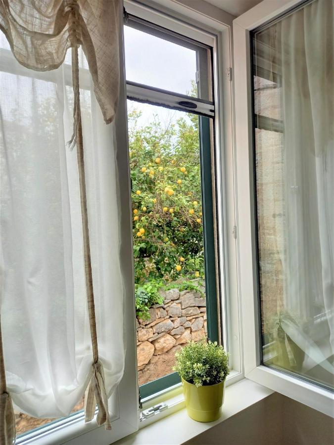Apartment Megi In Supetar Historical Core Екстериор снимка