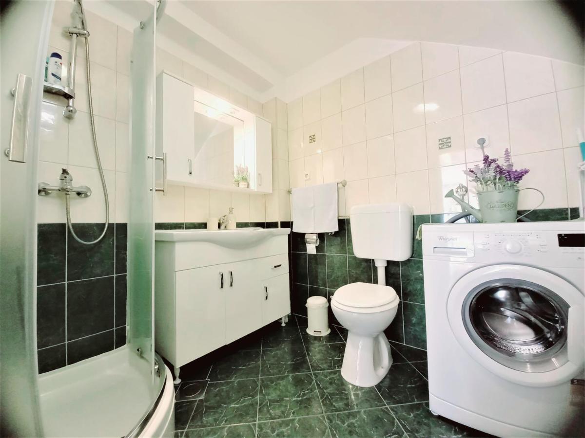 Apartment Megi In Supetar Historical Core Екстериор снимка