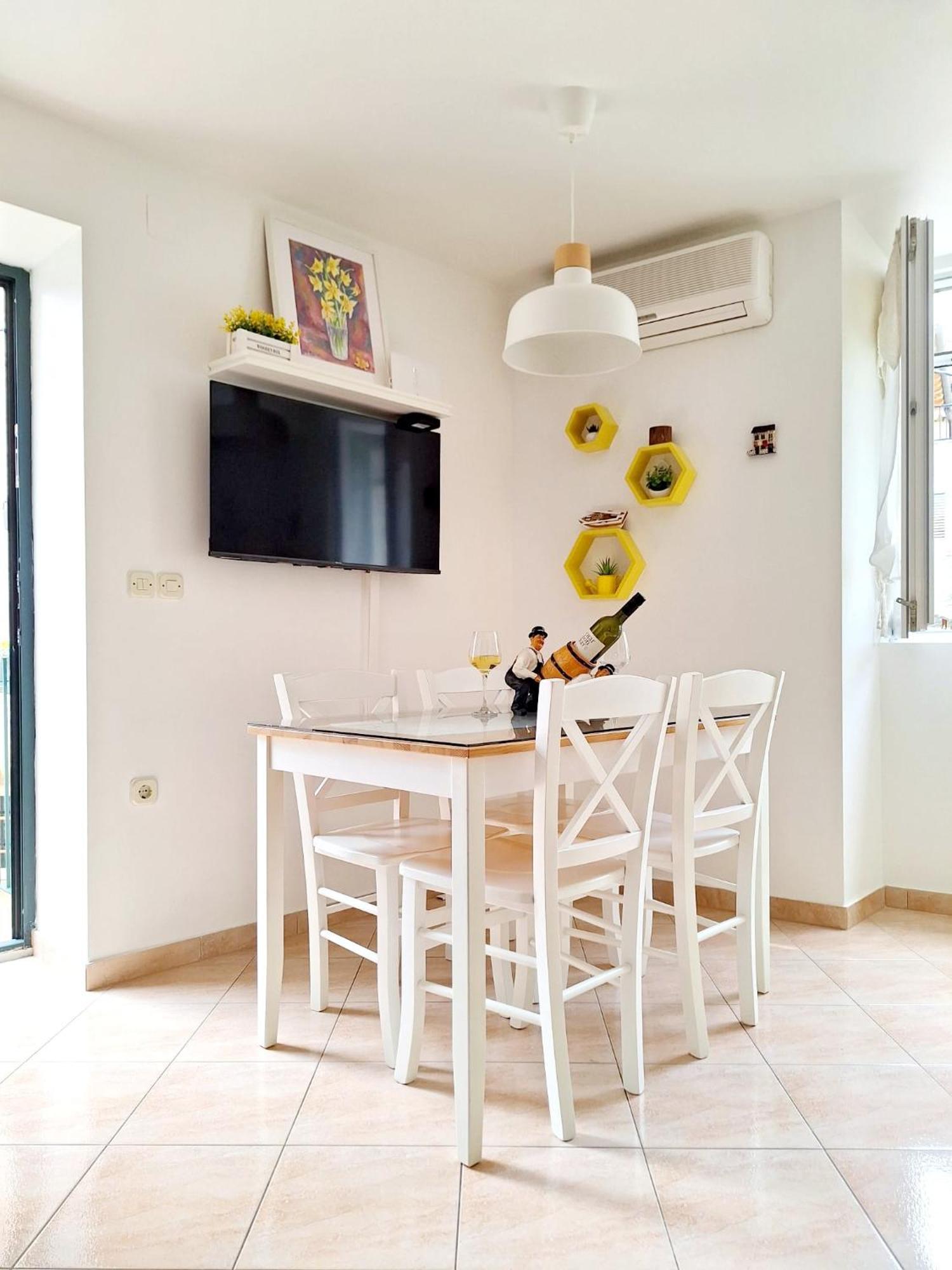 Apartment Megi In Supetar Historical Core Екстериор снимка